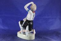 Лот: 25732302. Фото: 5. Авиамоделистка Фарфоровая статуэтка...