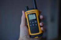 Лот: 3391798. Фото: 2. Рация Motorola T80, комплект из... Радиостанции