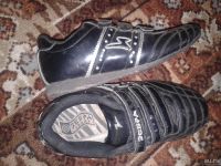 Лот: 8076348. Фото: 2. черные кроссовочки. Обувь