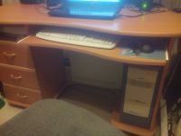 Лот: 5483027. Фото: 2. Удобный компьютерный стол. Офисная мебель и домашние кабинеты