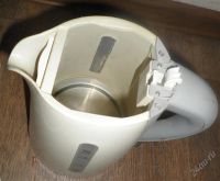 Лот: 1518350. Фото: 2. сломаный чайник BENATON CEJ 1743. Мелкая бытовая техника