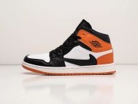 Лот: 20278294. Фото: 2. Кроссовки Nike Air Jordan 1 Mid... Мужская обувь