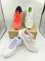 Лот: 20849774. Фото: 10. Оригинальные кроссовки NIKE Revolution...