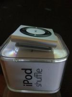 Лот: 9867479. Фото: 4. Ipod shuffle 2gb серый. Красноярск