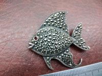 Лот: 24396782. Фото: 3. Брошь Рыбка с камнями. Серебро... Красноярск