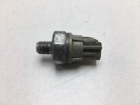 Лот: 20557018. Фото: 2. Датчик давления масла Toyota Mark... Автозапчасти