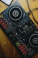 Лот: 25820975. Фото: 2. Pioneer DDJ-200 Диджейский пульт. Музыкальные инструменты и оборудование