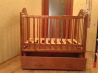 Лот: 3177783. Фото: 3. Кроватка детская с маятником. Мебель