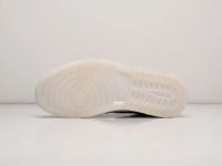 Лот: 24979414. Фото: 3. Кроссовки Nike Air Jordan 1 Mid. Одежда, обувь, галантерея