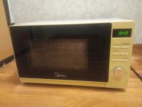 Лот: 24679243. Фото: 3. Микроволновая печь Midea. Бытовая техника