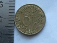 Лот: 15774143. Фото: 3. Монета 10 сантим Франция 1981... Коллекционирование, моделизм