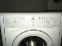 Лот: 16137710. Фото: 2. Стиральная машина Indesit WISL... Крупная бытовая техника