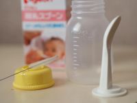 Лот: 6662364. Фото: 2. Бутылочка с ложечкой "Pigeon... Кормление и уход, гигиена