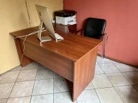 Лот: 18090407. Фото: 2. Компьютерный стол с тумбой/ офисный... Офисная мебель и домашние кабинеты
