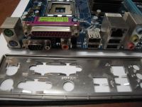 Лот: 5395780. Фото: 2. Материнская плата GigaByte GA-P41T-D3... Комплектующие