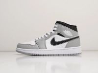 Лот: 20544173. Фото: 3. Кроссовки Nike Air Jordan 1 Mid... Одежда, обувь, галантерея