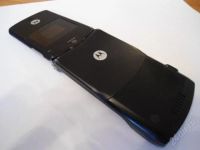 Лот: 1649640. Фото: 3. Motorola RAZR V3. Красноярск