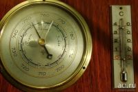Лот: 11192844. Фото: 4. Барометр с термометром старинный... Красноярск