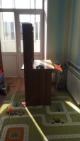 Лот: 14732427. Фото: 3. Стол небольшой с полкой для клавиатуры... Мебель