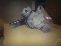 Лот: 2682387. Фото: 2. Подушка двигателя 3s-fe 4s-fe. Автозапчасти