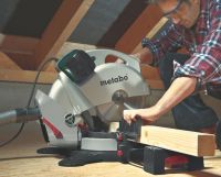 Лот: 15482582. Фото: 5. Торцовочная пила Metabo KGS 254...