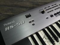 Лот: 11454635. Фото: 2. Синтезатор Roland RS-50. Музыкальные инструменты