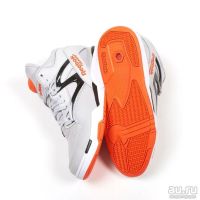 Лот: 9692909. Фото: 2. Кроссовки Reebok Pump Omni Lite. Мужская обувь