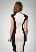 Лот: 3112511. Фото: 2. Стройнящее платье. Женская одежда