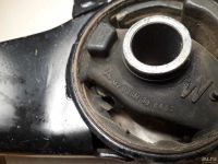 Лот: 8228244. Фото: 2. Задняя подушка КПП Mazda Familia... Автозапчасти
