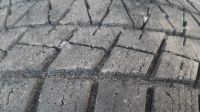 Лот: 20973871. Фото: 2. Зимние шины Bridgestone DM-V1... Шины, Диски