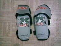 Лот: 778988. Фото: 2. Налокотники б/у EFSI X5 для хоккея... Обмундирование и экипировка