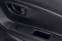 Лот: 23275741. Фото: 12. Toyota Vitz 2016