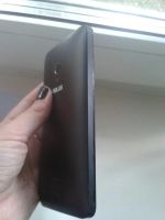 Лот: 8182963. Фото: 4. Смартфон ASUS Zenfone 4 A450CG