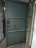 Лот: 19085271. Фото: 2. дверь железная с замком. Двери, окна, фурнитура