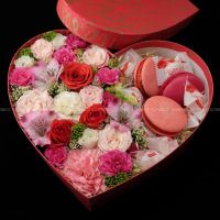 Лот: 7465243. Фото: 5. FlowerBox с макарунами (альстромерия...