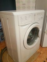 Лот: 12725801. Фото: 2. Стиральная машина Indesit wisl... Крупная бытовая техника