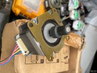 Лот: 17652629. Фото: 2. Шаговый двигатель бу. Радиодетали  (электронные компоненты)