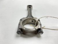 Лот: 21110652. Фото: 2. Шатун Nissan Bluebird Sylphy 2001... Автозапчасти