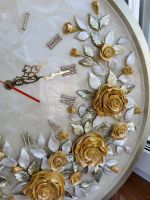 Лот: 19067538. Фото: 5. Настенные часы "Розы" из эпоксидной...
