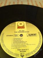 Лот: 868211. Фото: 2. AC/DC "THE RAZORS EDGE" LP ATCO... Коллекционирование, моделизм
