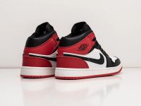 Лот: 20278332. Фото: 3. Кроссовки Nike Air Jordan 1 Mid... Одежда, обувь, галантерея