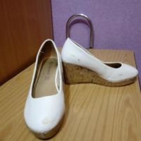 Лот: 8326319. Фото: 2. Туфли белые. Обувь
