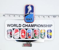 Лот: 11798612. Фото: 3. Официальный значок IIHF Чемпионат... Коллекционирование, моделизм