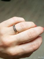 Лот: 10833204. Фото: 5. Золотое обручальное кольцо с бриллиантами...