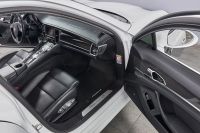 Лот: 23300609. Фото: 12. Porsche Panamera 2013