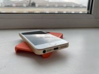 Лот: 15960910. Фото: 4. iPhone se gold