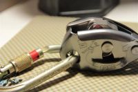 Лот: 2265639. Фото: 3. Petzl GriGri-2 + Petzl Oxan (карабин... Красноярск