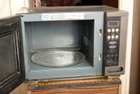 Лот: 4151502. Фото: 3. Микроволновка Samsung слегка не... Бытовая техника