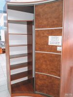 Лот: 13355338. Фото: 2. Радиусный шкаф (рыжий). Хранение вещей
