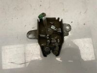 Лот: 21702820. Фото: 2. замок багажника Toyota Corolla... Автозапчасти